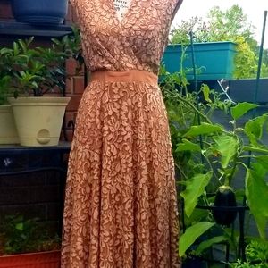 Leslie Fay Dress / taupe/lace overlay / sz. 6